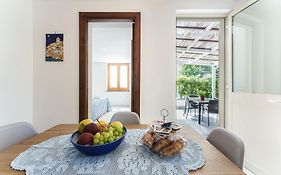 Lemon Tree House